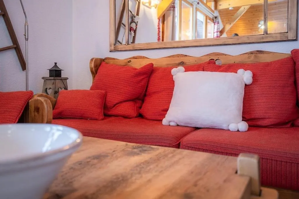Le Cocon Detached Chalet Peisey-Nancroix