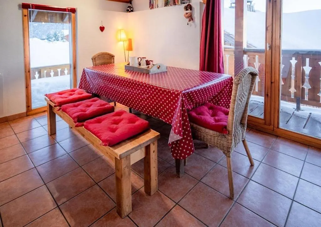 Le Cocon Detached Chalet Peisey-Nancroix